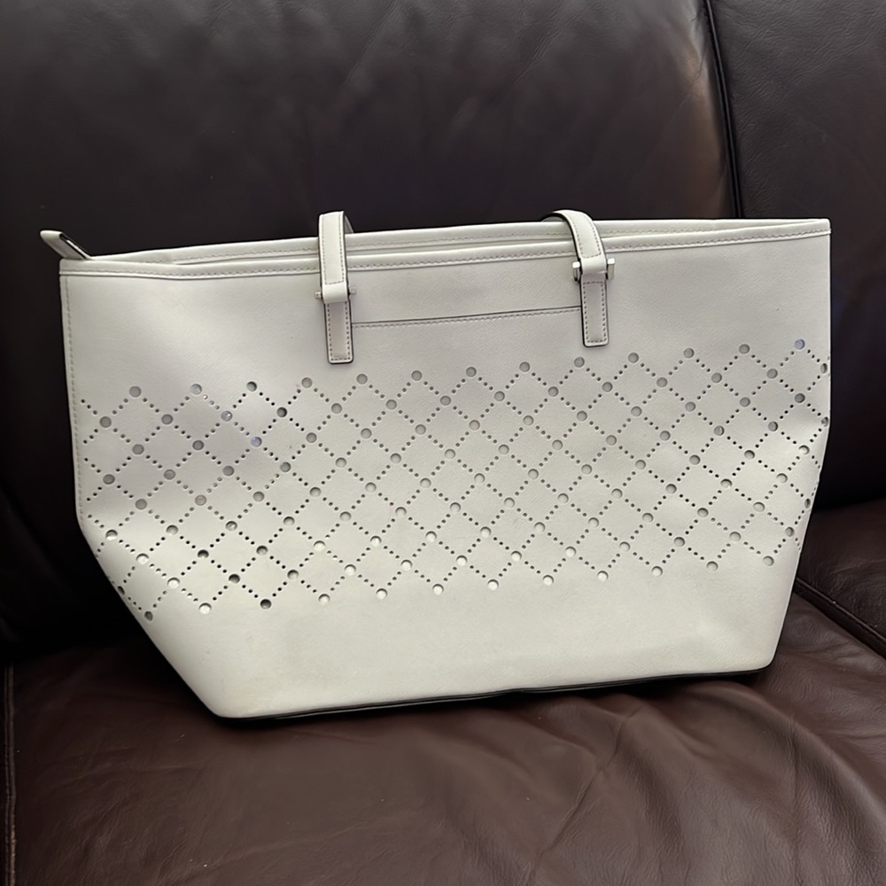 MICHAEL KORS ELEGANT CREAM TOTE - Picture 4 of 16